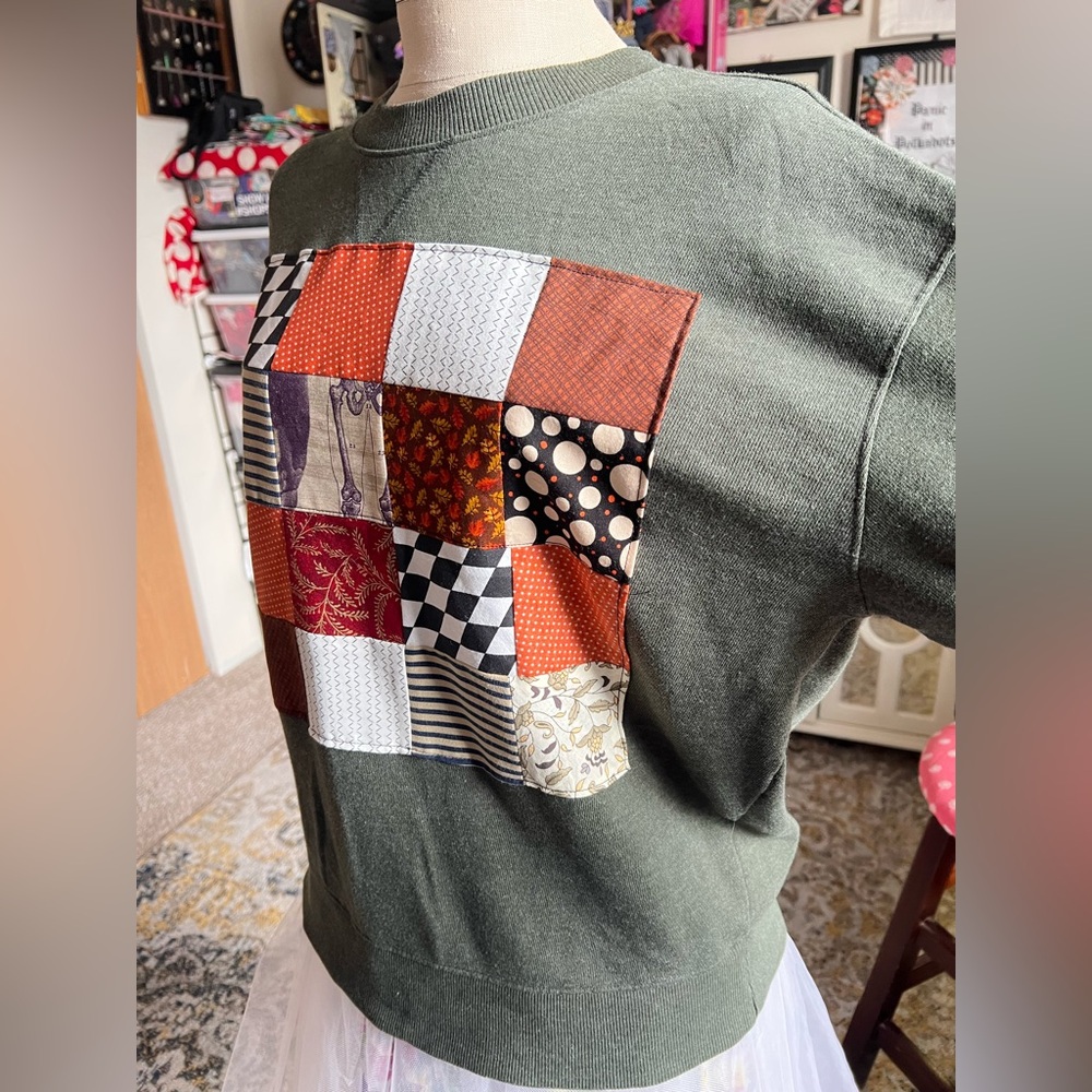 Quilty Crewneck Sweatshirt! 🍀🏁🦌